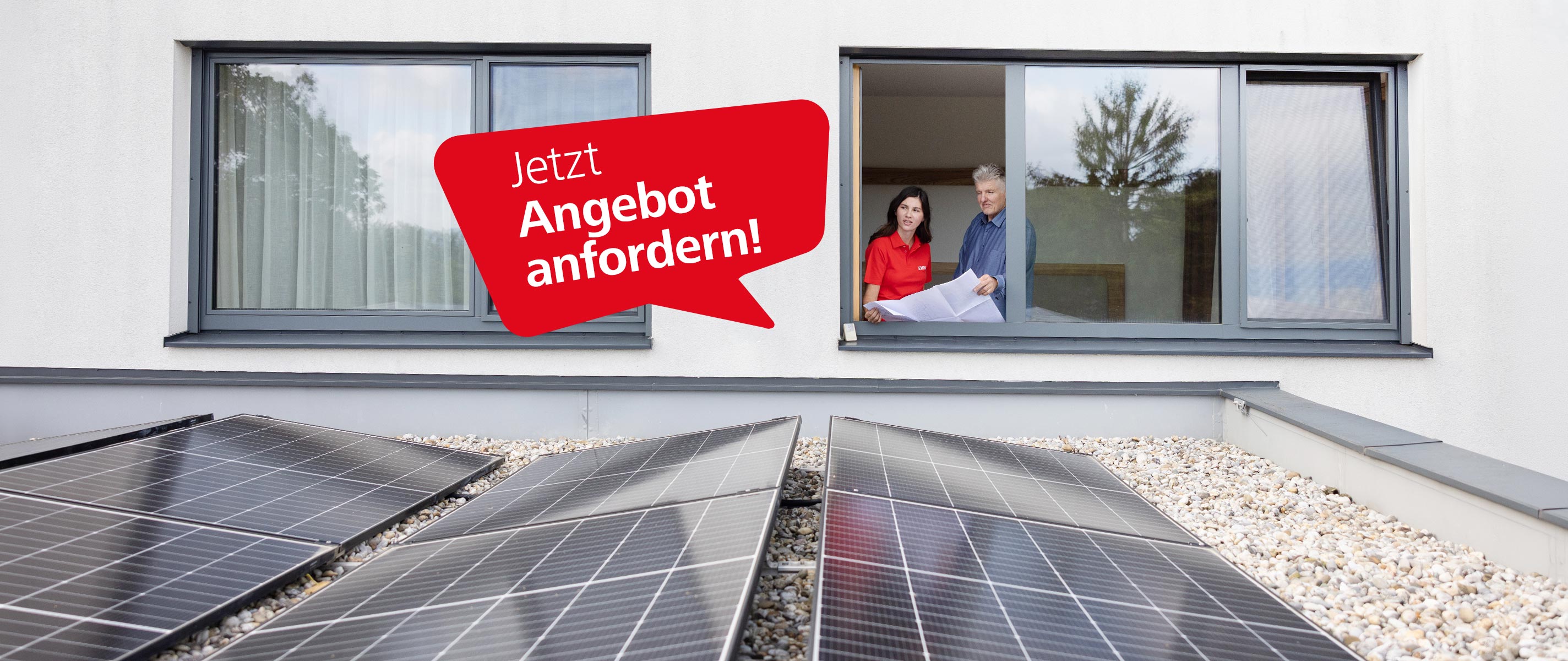 Dach mit PV-Anlage