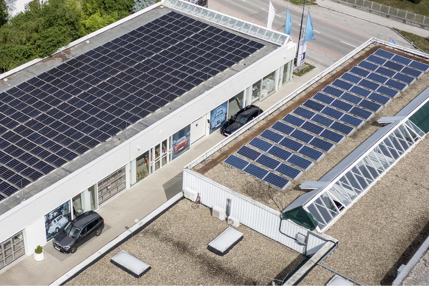 Carport mit PV-Anlage am Dach